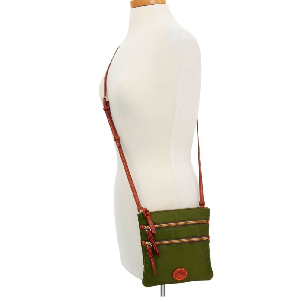 Dooney & Bourke navy blue crossbody bag